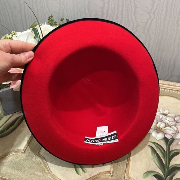 Vintage Street Smart by Betmar 100% Wool Red with Black Rim Christmas Valentines - Picture 11 of 14